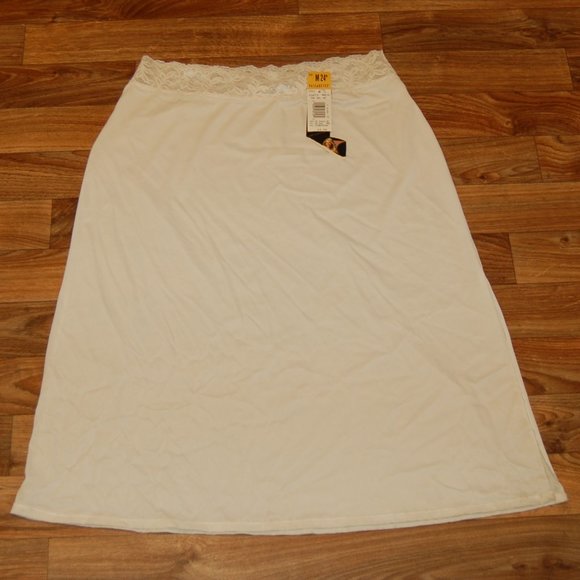 vassarette Other - Vassarette Women's Slip